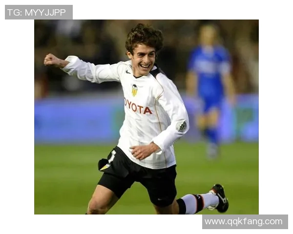 帅气足球女球星高清头像图片展示独特魅力风采